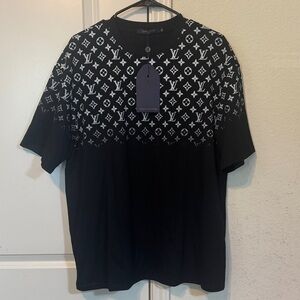 Louis Vuitton Black and White Monogram Short Sleeve Tee